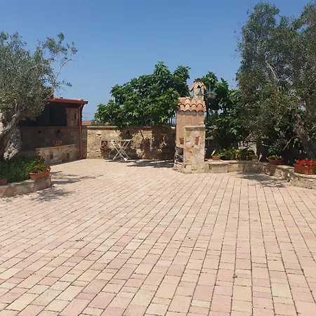 Marina Di Mancaversa Relax Apartment